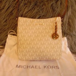 Michael Kors Cross body Purse